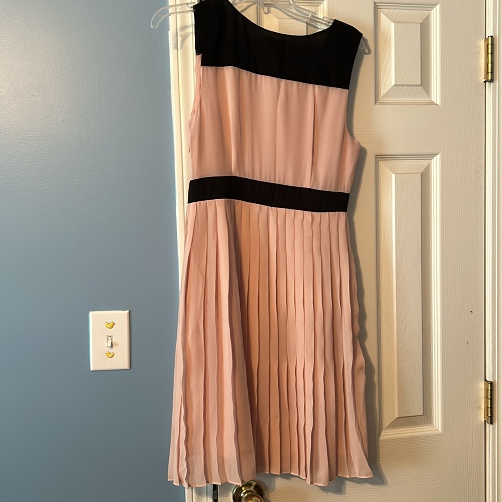 Elle Spring Dress - Picture 7 of 9